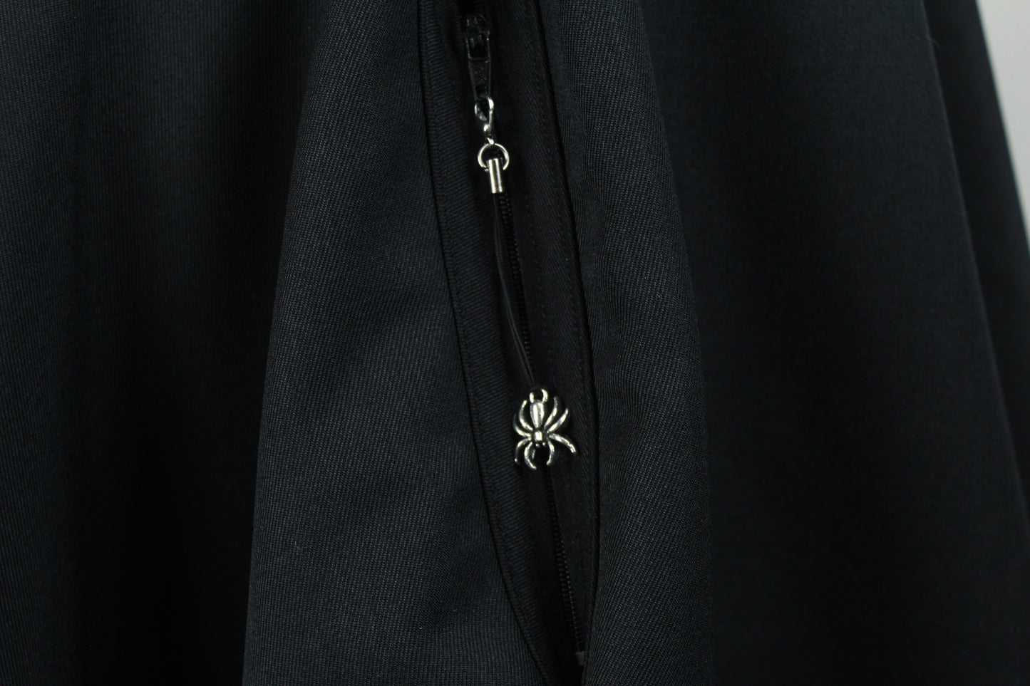 ADD-ON Black Zipper Pull for Pocket with Spider Charm