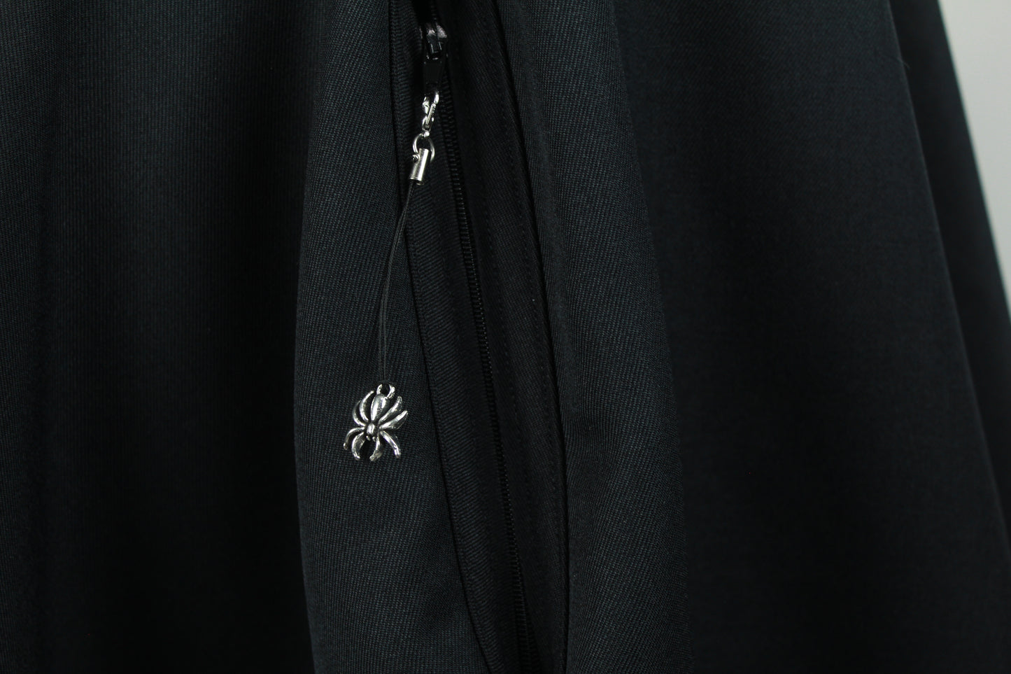 ADD-ON Black Zipper Pull for Pocket with Spider Charm